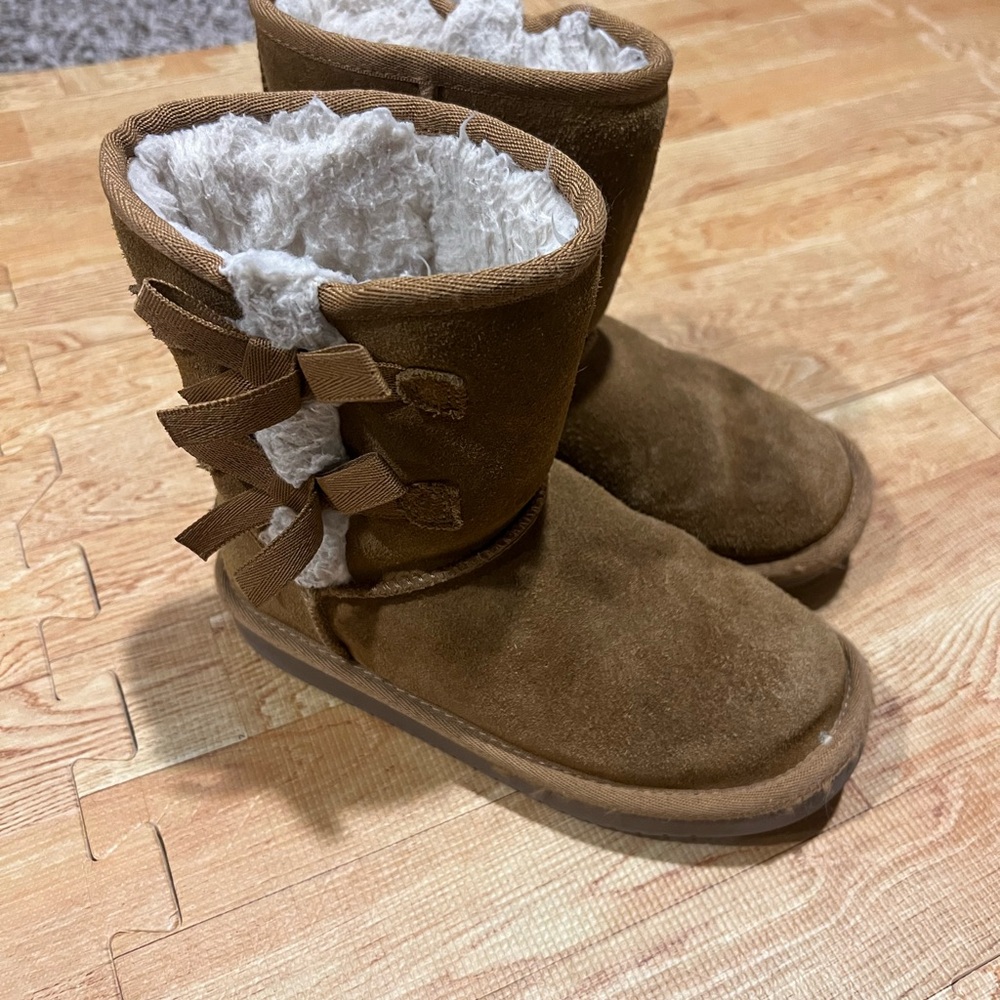 Koolaburra by UGG‎ Kids Brown Faux Suede Winter Boots Bow Back Cozy Warm Shoes
